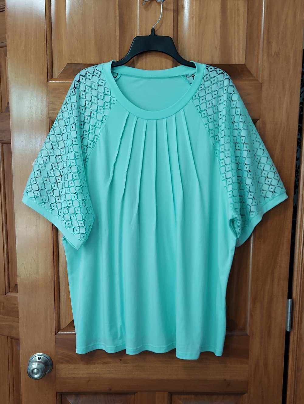 Chic Women's Mint Green Lace Sleeve Pleated Tunic Top, Plus Size 4X